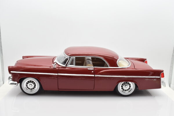 Modellino auto scala 1:18 Chrysler 300B Maisto diecast modellismo da collezione - immagine 7