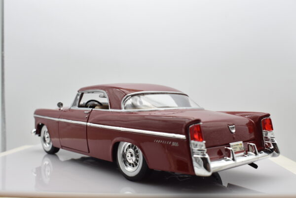 Modellino auto scala 1:18 Chrysler 300B Maisto diecast modellismo da collezione - immagine 9