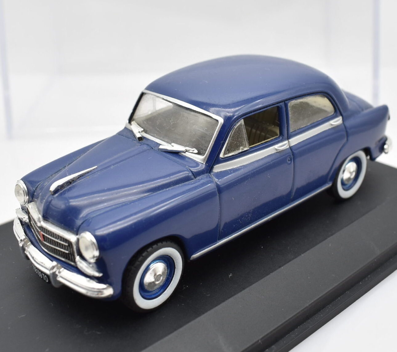 Modellino auto scala 1:43 Fiat 1400 A Norev diecast modellismo statico