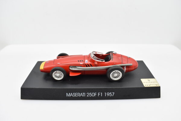 Modellino auto scala 1:43 Maserati 250F F1 diecast collezione modellismo - immagine 2