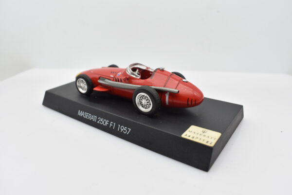 Modellino auto scala 1:43 Maserati 250F F1 diecast collezione modellismo - immagine 4