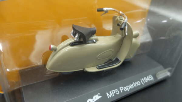 Modellini vespa MP5 Paperino scala 1:18 modellismo da collezione - immagine 3