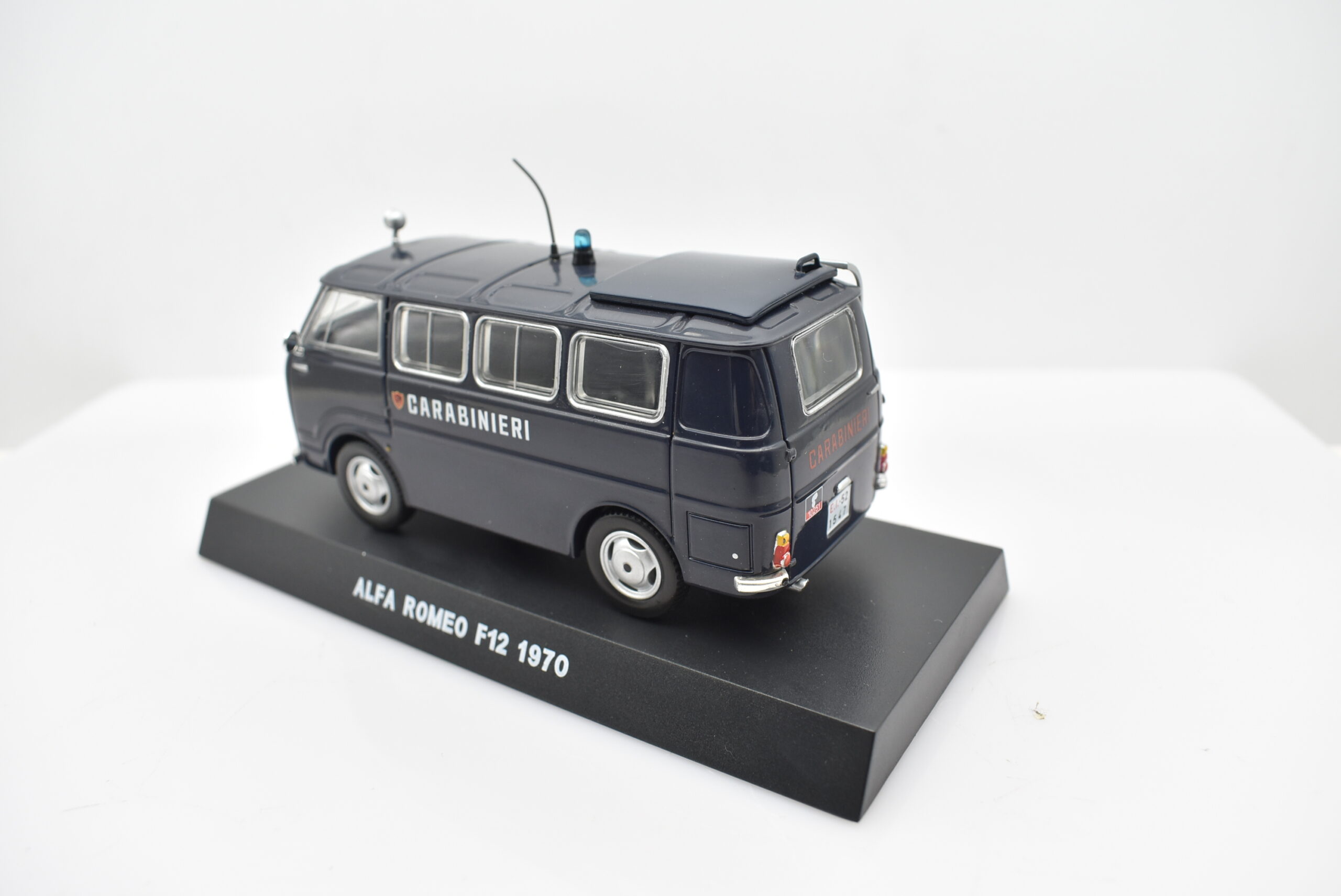 modellino auto carabinieri da collezione scala 1:43 Alfa Romeo F12 diecast modellismo da collezione - immagine 4