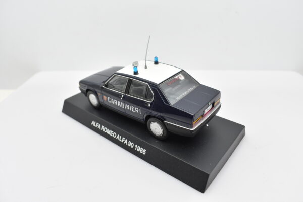 Modellini auto carabinieri da collezione scala 1:43 Alfa Romeo Alfa 90 diecast modellismo da collezione - immagine 4
