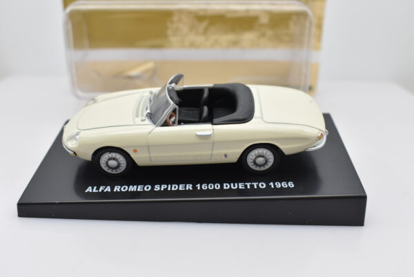 Modellino auto scala 1:43 Alfa Romeo Spider 1600 Duetto diecast modellismo da collezione - immagine 2