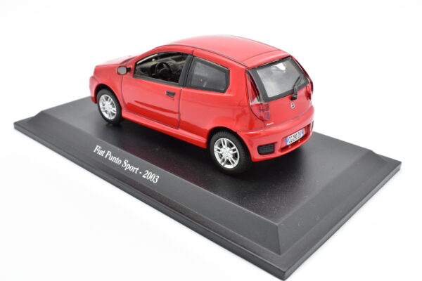 modellino auto scala 1:43 FIAT PUNTO SPORTING diecast collezione da edicola - immagine 5