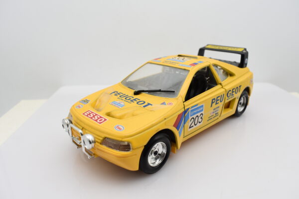Modellino auto rally scala 1:24 Peugeot 405 Turbo 16 modellismo statico da collezione Burago - immagine 3