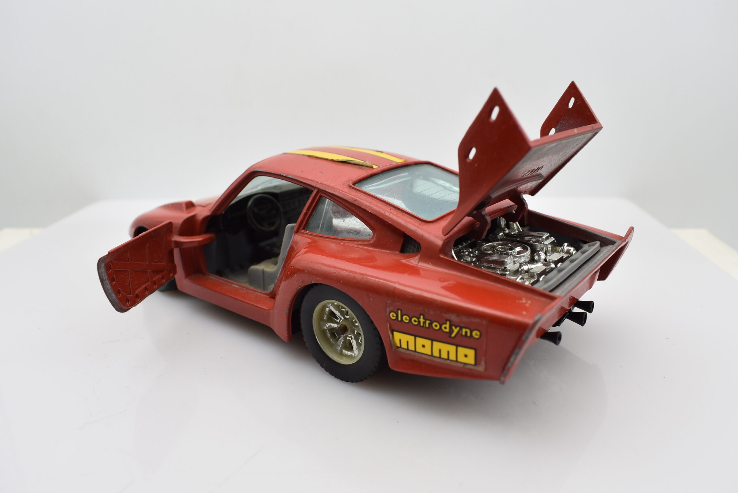 Modellino rally scala 1:24 Porsche 935 TT Burago diecast modellismo da collezione - immagine 4