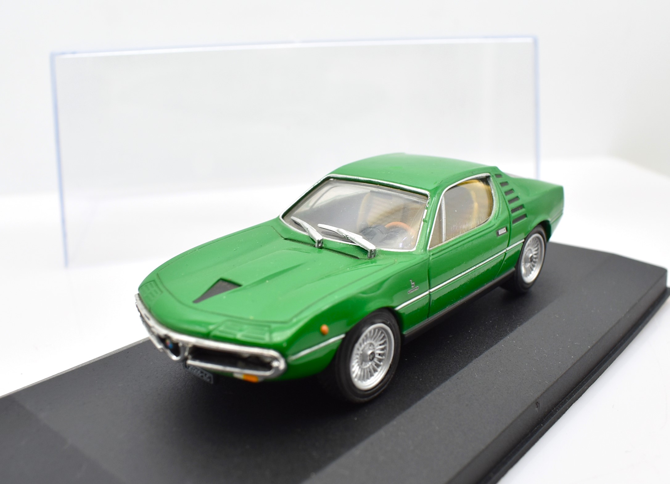 Modellino auto scala 1:43 Alfa Romeo Montreal diecast modellismo statico