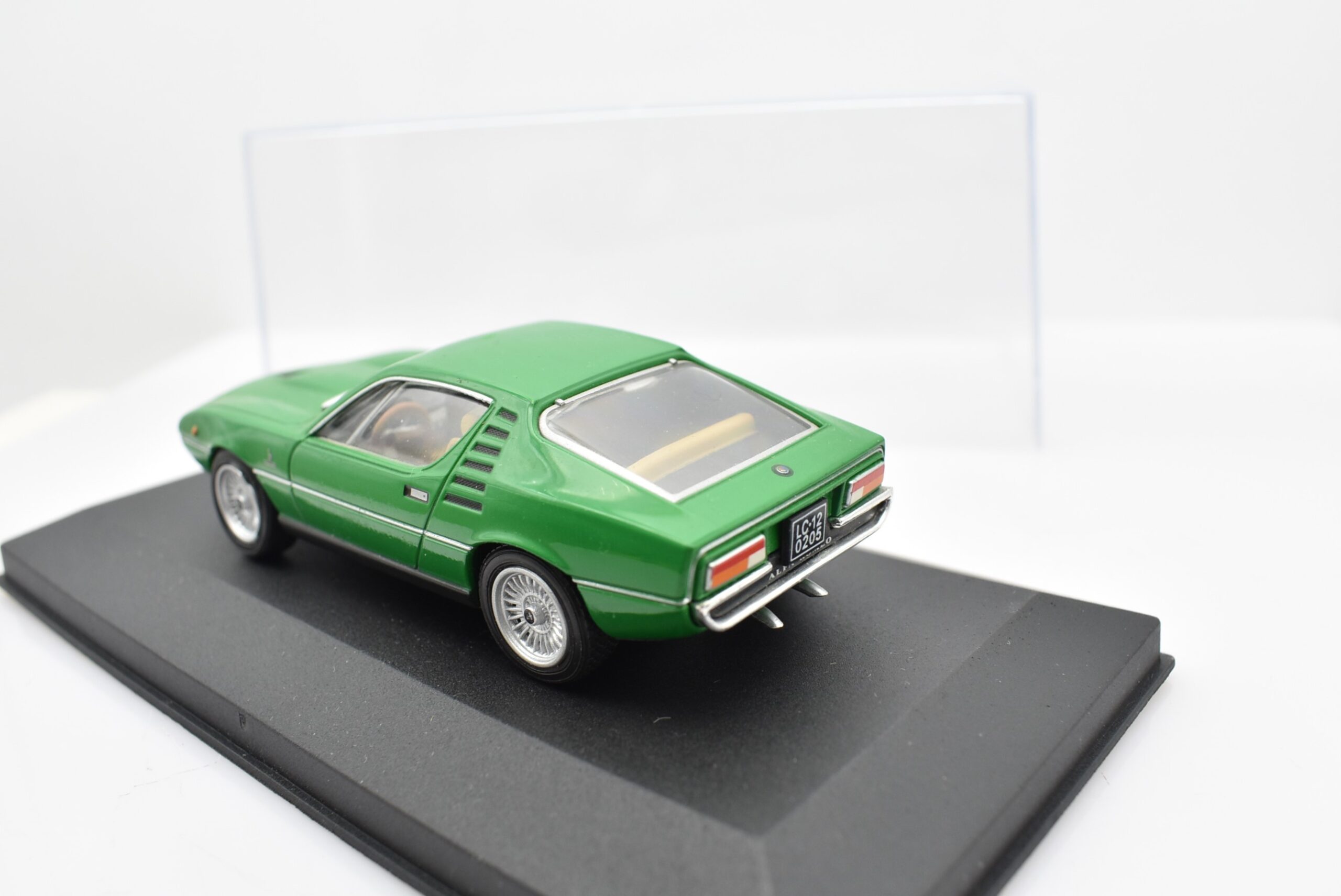 Modellino auto scala 1:43 Alfa Romeo Montreal diecast modellismo statico - immagine 3