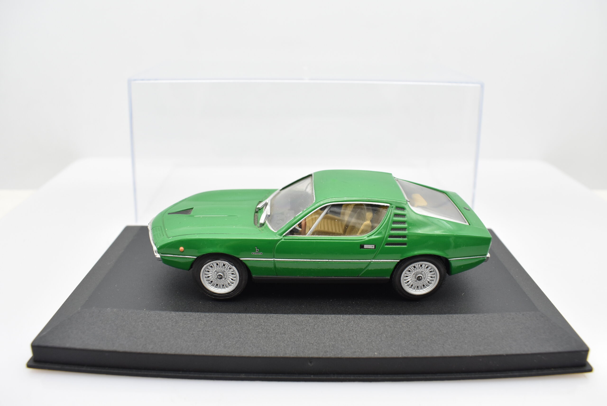 Modellino auto scala 1:43 Alfa Romeo Montreal diecast modellismo statico - immagine 4