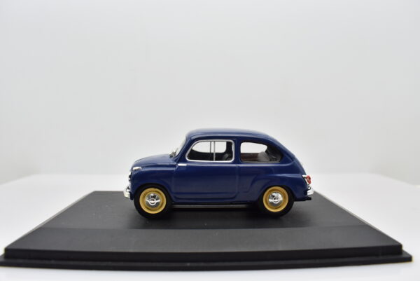 Modellino auto scala 1:43 Fiat 600 ixo diecast modellismo statico - immagine 3