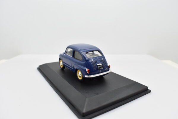 Modellino auto scala 1:43 Fiat 600 ixo diecast modellismo statico - immagine 4