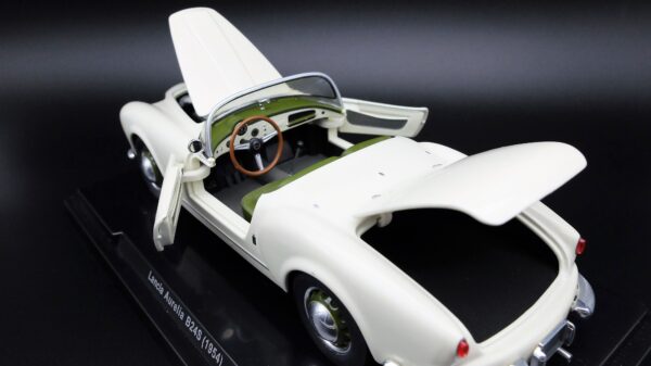 Modellino auto scala 1:24 Lancia Aurelia B24S modellismo statico da collezione - immagine 6