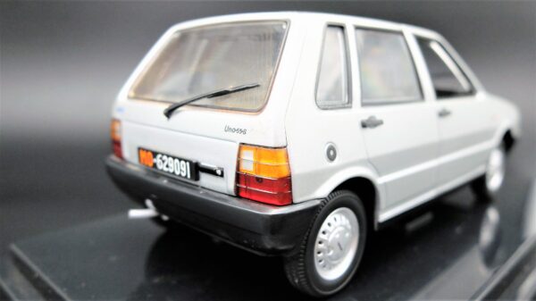 Modellino auto scala 1:24 FIAT UNO modellismo da collezione - immagine 4