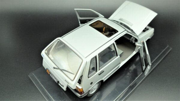 Modellino auto scala 1:24 FIAT UNO modellismo da collezione - immagine 8