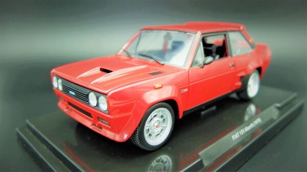 Modellino auto scala 1:24 Fiat 131 Abarth modellismo statico da collezione - immagine 3