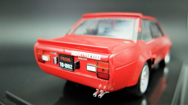 Modellino auto scala 1:24 Fiat 131 Abarth modellismo statico da collezione - immagine 5