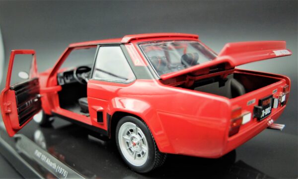Modellino auto scala 1:24 Fiat 131 Abarth modellismo statico da collezione - immagine 7