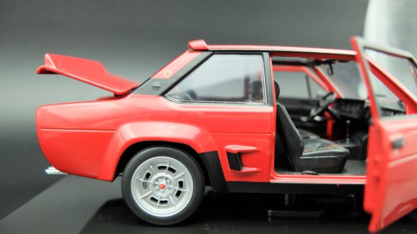 Modellino auto scala 1:24 Fiat 131 Abarth modellismo statico da collezione - immagine 9