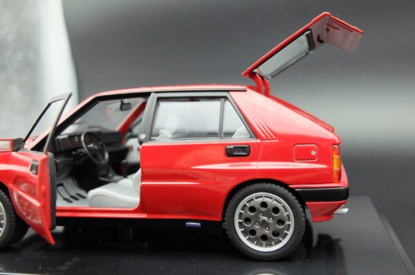 Modellino auto scala 1:24 LANCIA DELTA INTEGRALE 16V diecast modellismo statico - immagine 10