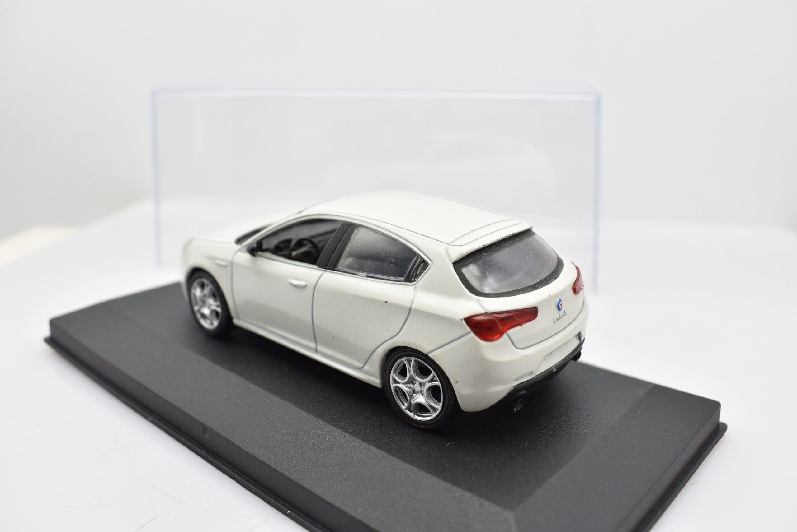 Modellino auto scala 1:43 Alfa Romeo Giulietta diecast modellismo statico - immagine 4