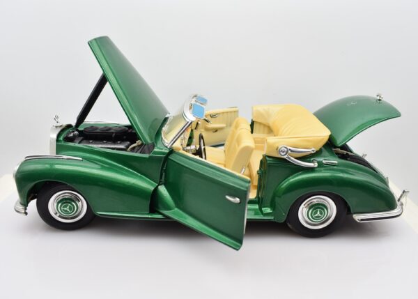 Modellino auto scala 1:18 Mercedes Benz 300S diecast modellismo da collezione - immagine 4