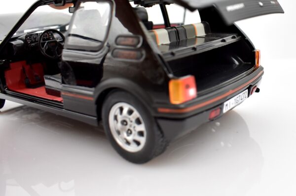 Modellino auto scala 1:24 PEUGEOT 205 GTI modellismo statico da collezione - immagine 5