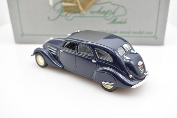 Modellino auto scala 1:43 Peugeot 402 Norev diecast modellismo da collezione - immagine 4