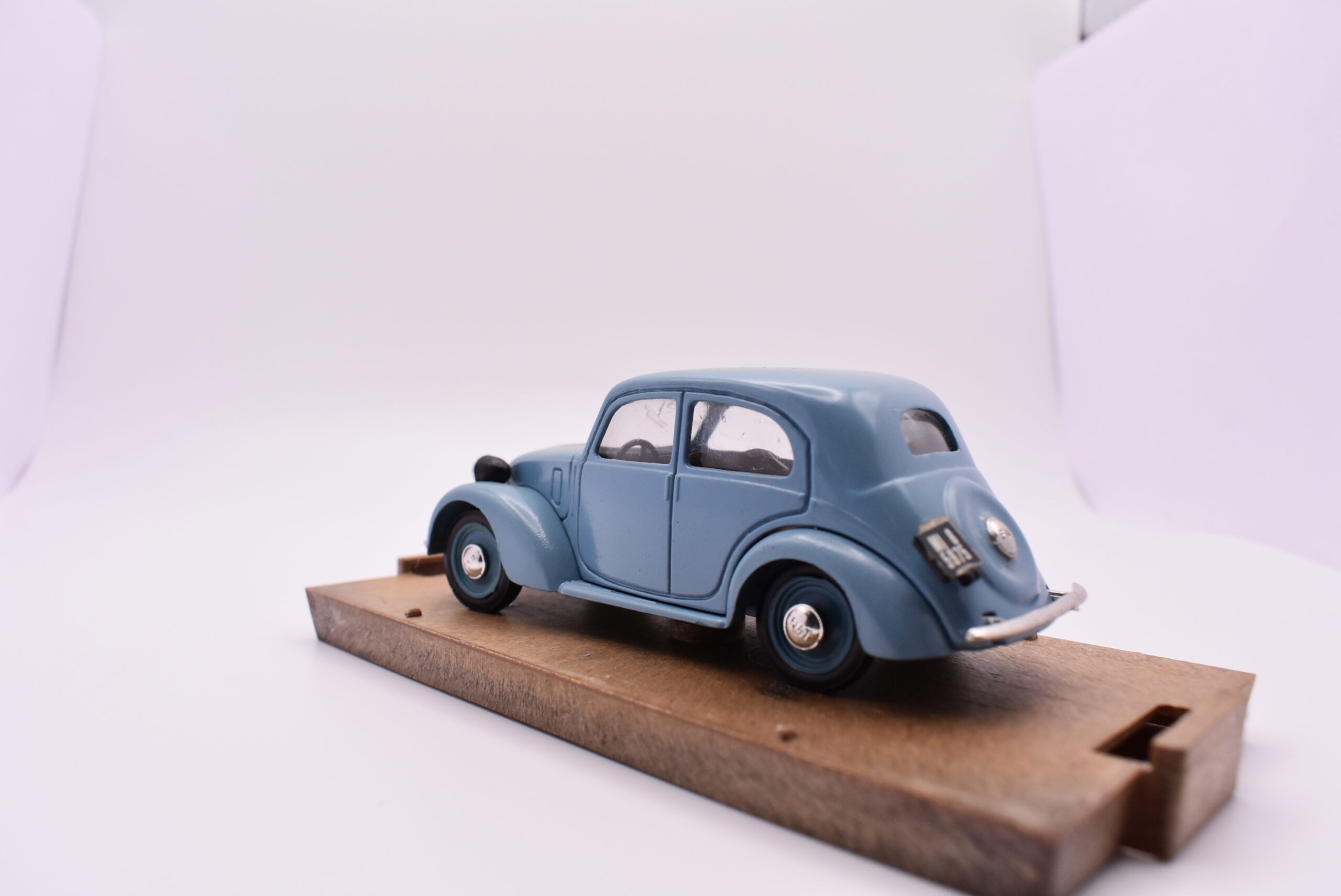 Modellino auto scala 1:43 Fiat Berlina 1100 B Brumm diecast modellismo da collezione - immagine 4