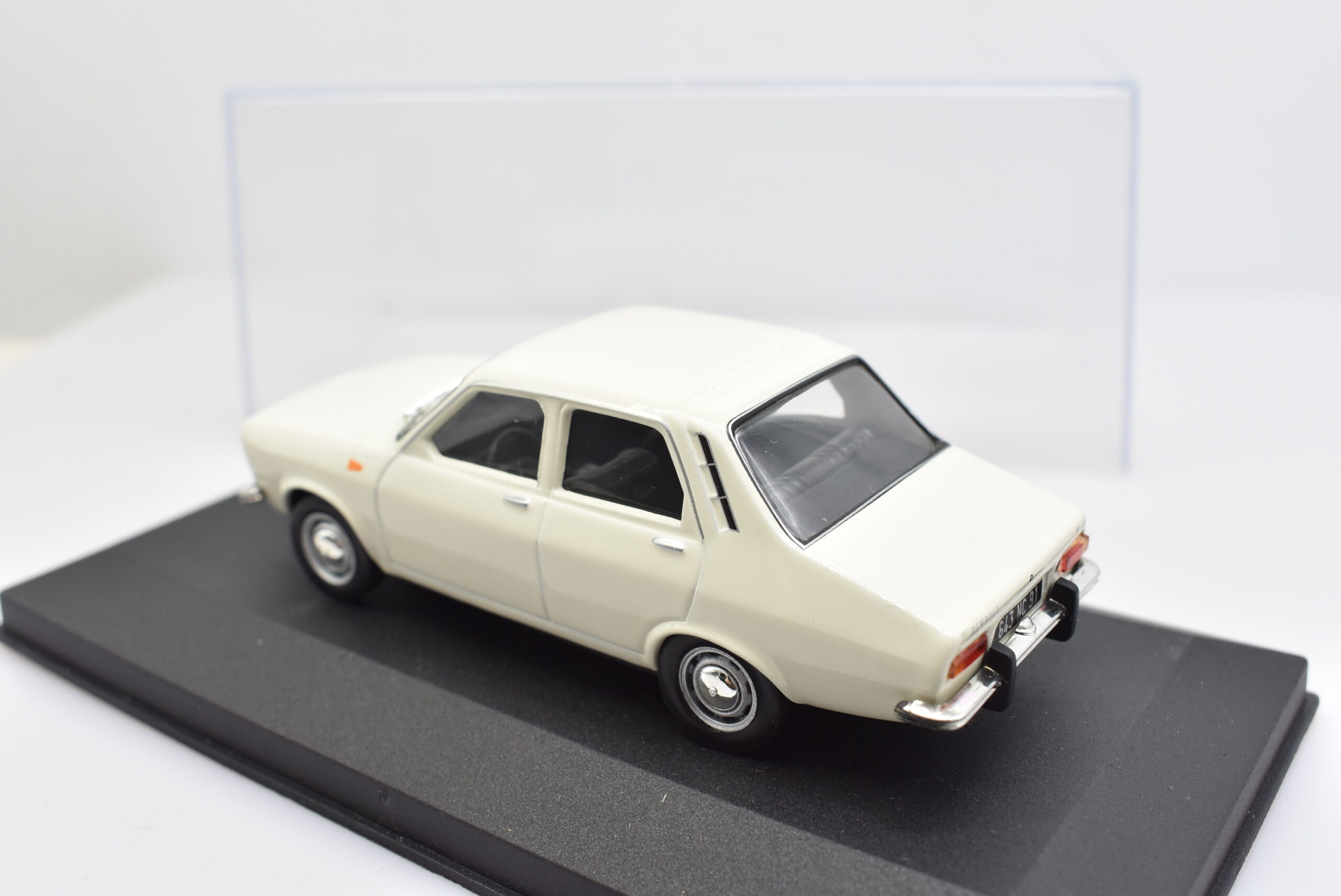 Modellino auto scala 1:43 Renault 12 diecast modellismo da collezione - immagine 4