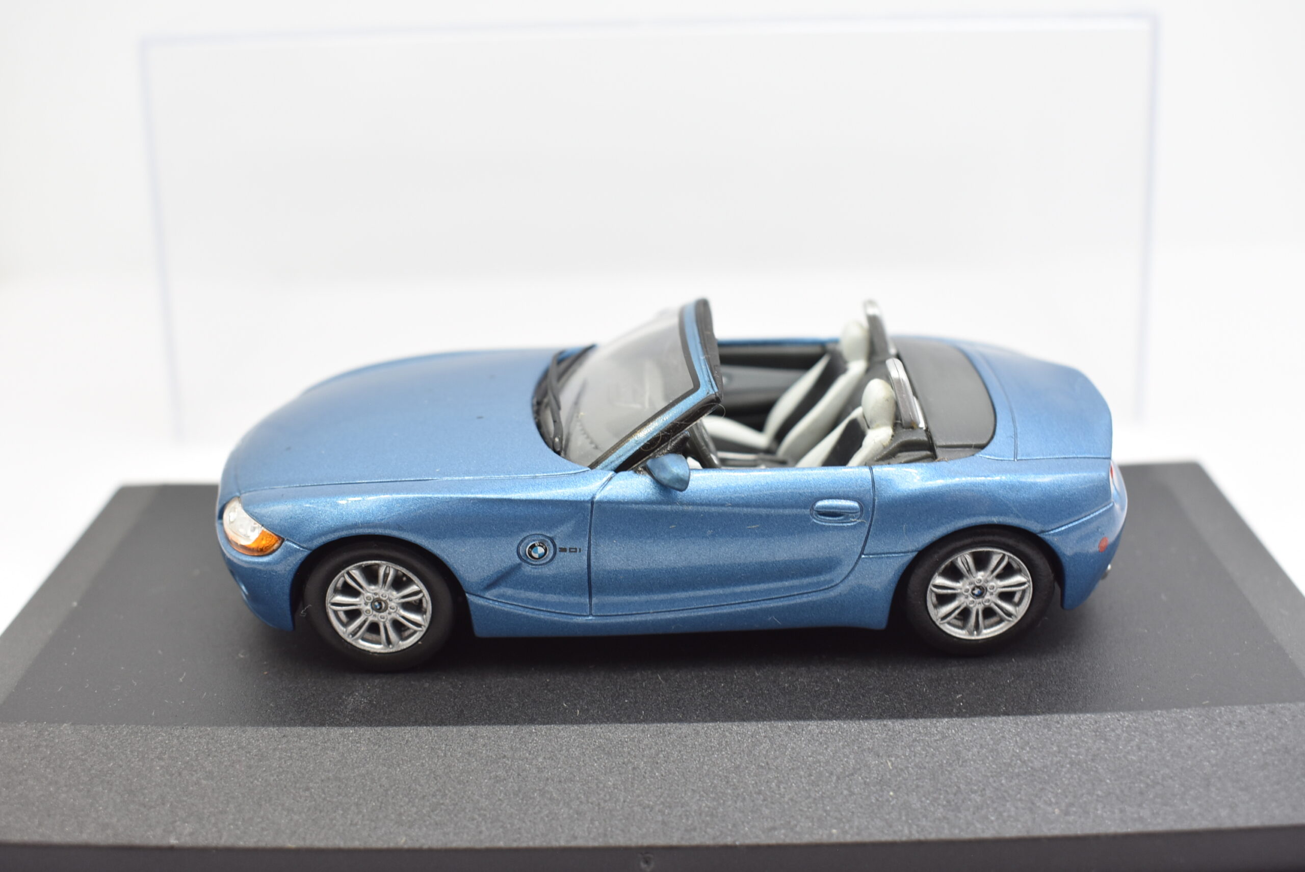 Modellino auto scala 1:43 BMW Z4 diecast modellismo da collezione - immagine 2
