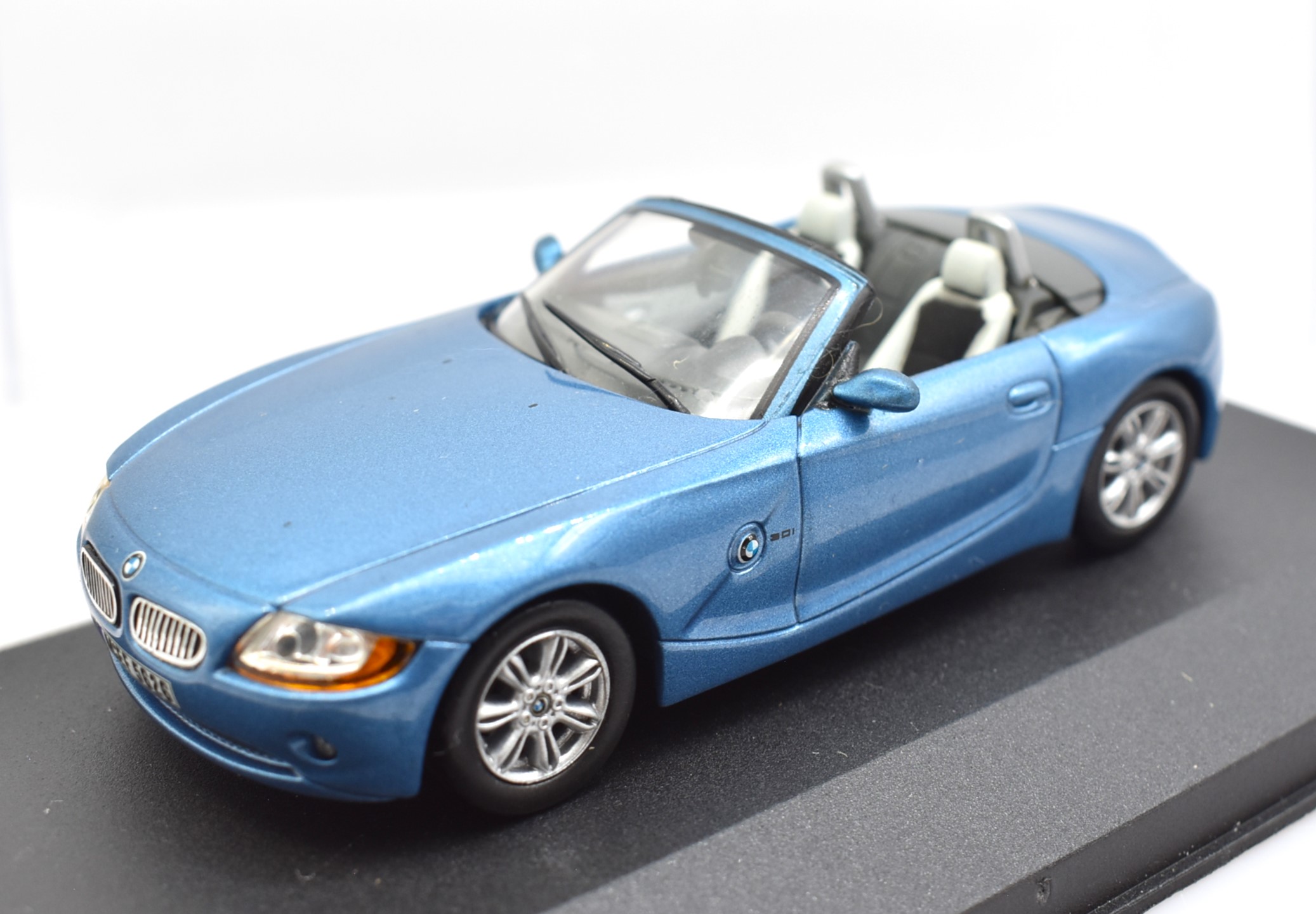 Modellino auto scala 1:43 BMW Z4 diecast modellismo da collezione