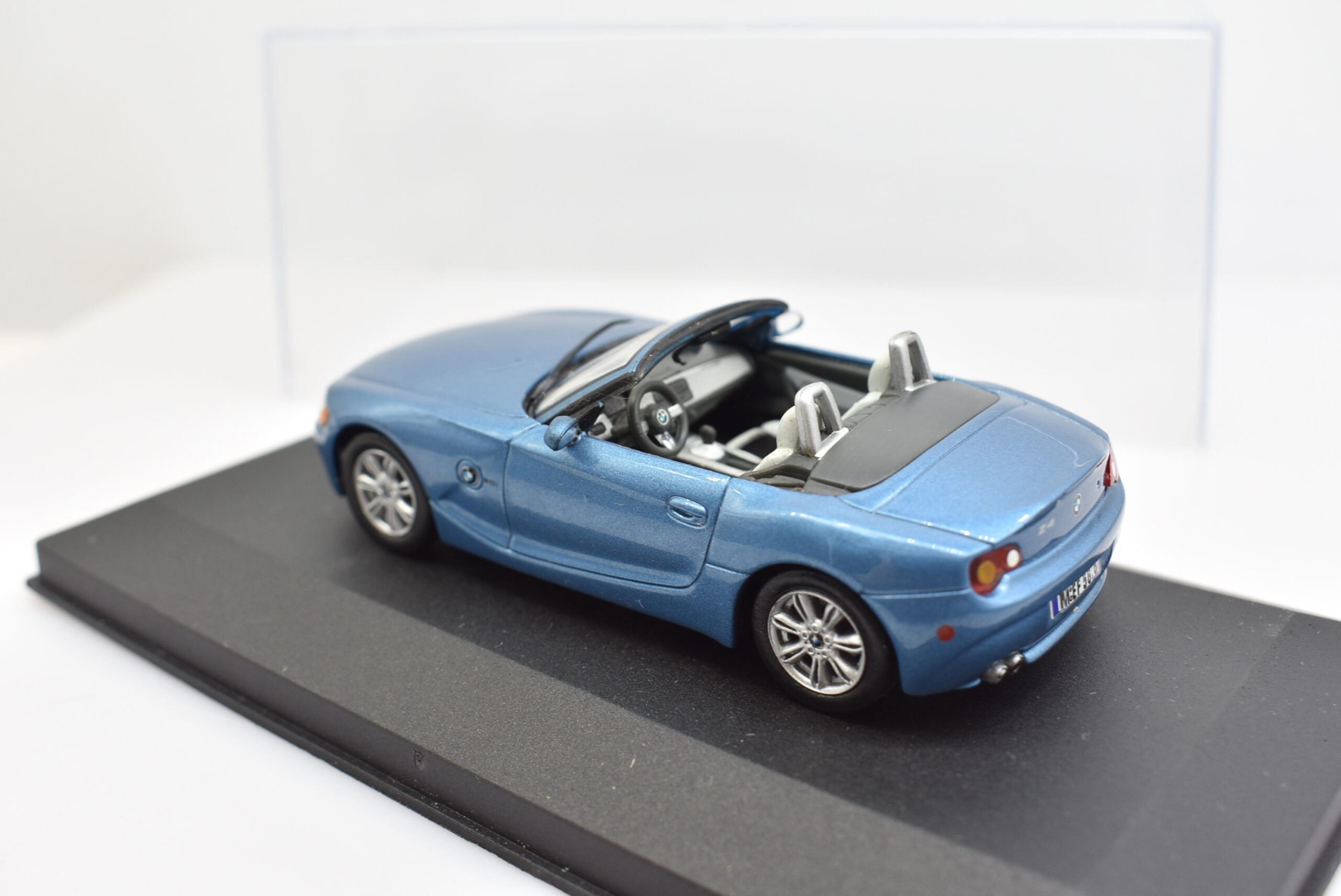 Modellino auto scala 1:43 BMW Z4 diecast modellismo da collezione - immagine 4