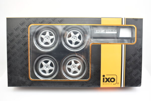 Modellino scala 1:18 Set of 4 wheels ruote gomme OZ Racing IXO modellismo da collezione - immagine 3