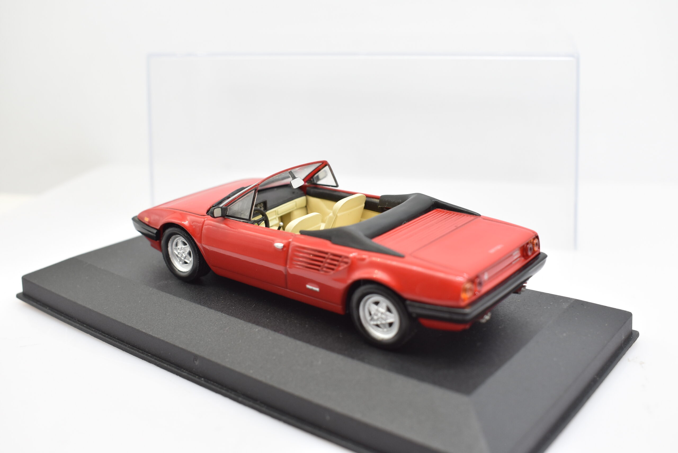 Modellino auto scala 1:43 Ferrari Mondial Cabrio IXO diecast modellismo da collezione - immagine 4
