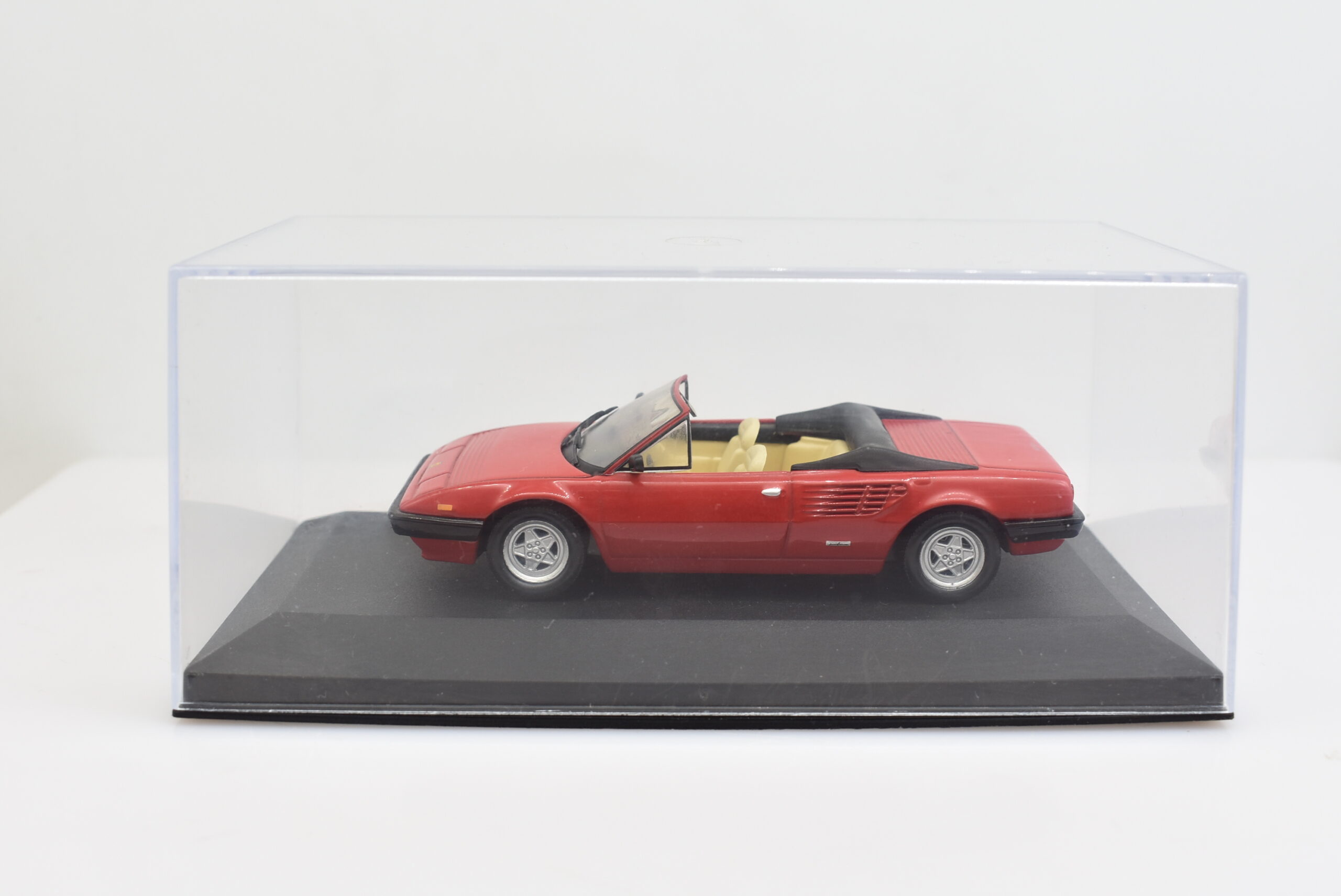 Modellino auto scala 1:43 Ferrari Mondial Cabrio IXO diecast modellismo da collezione - immagine 5