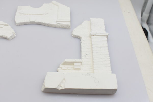 Modellino kit di montaggio scala 1:35 Stazione dei Treni RUINED TRAIN STATION - immagine 7