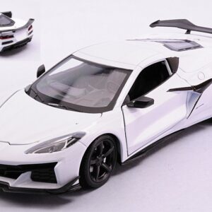 Modellino auto scala 1:24 CHEVROLET CORVETTE Z06 2023 modellismo statico collezione