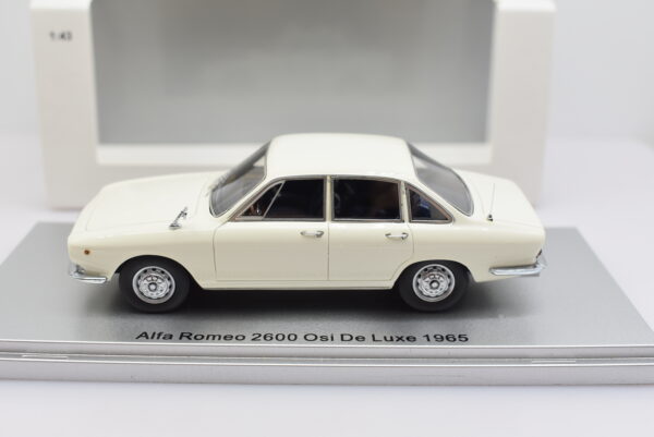 Modellino auto scala 1:43 Alfa Romeo 2600 Osi De Luxe Kess modellismo da collezione - immagine 3