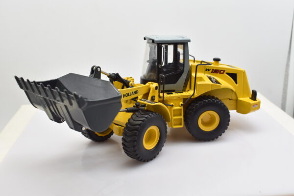 Modellino Ruspa Diecast New Holland W190 ROS Casino Royale scala 1:32 - immagine 6