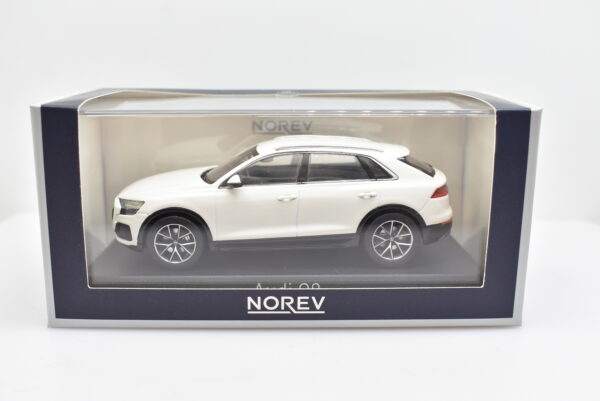 Modellino auto scala 1:43 Audi Q8 Norev diecast modellismo da collezione - immagine 2