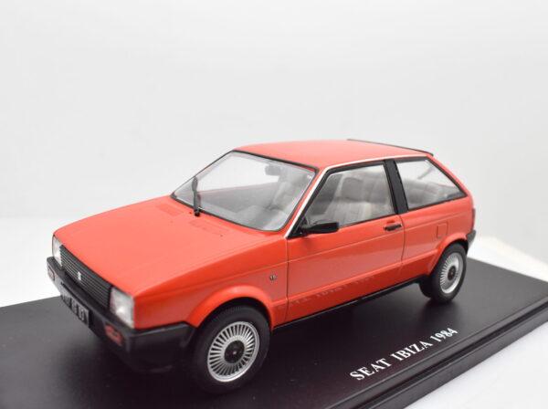 Modellino auto SEAT IBIZA scala 1:24 diecast modellismo da collezione