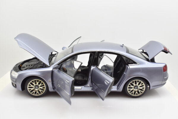Modellino auto scala 1:18 Audi A8 4.2 TDI Kyosho diecast modellismo da collezione - immagine 2