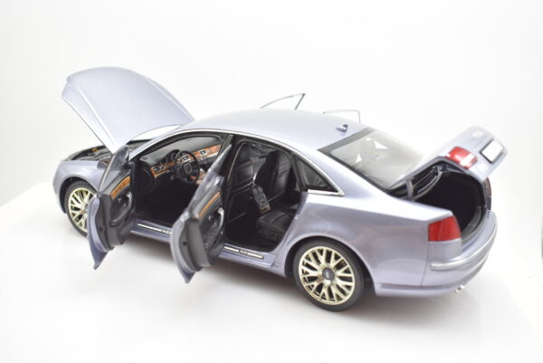 Modellino auto scala 1:18 Audi A8 4.2 TDI Kyosho diecast modellismo da collezione - immagine 4
