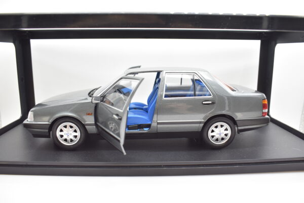 Modellino auto scala 1:18 Lancia Thema Turbo i.e. Mitica diecast modellismo da collezione - immagine 3