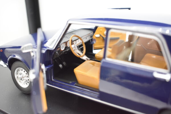 Modellino auto polizia scala 1:18 Alfa Romeo 2000 POLIZIA diecast modellismo - immagine 5
