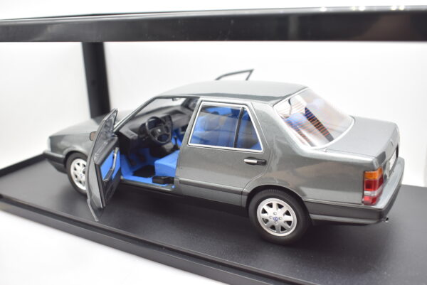 Modellino auto scala 1:18 Lancia Thema Turbo i.e. Mitica diecast modellismo da collezione - immagine 4