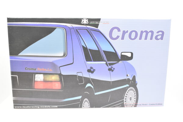 Modellino auto scala 1:18 Fiat Croma Turbo Laudoracing modellismo da collezione - immagine 2