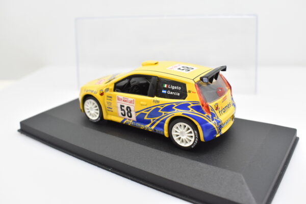 Modellino auto rally scala 1:43 Fiat Punto S 1600 diecast modellismo da collezione - immagine 4